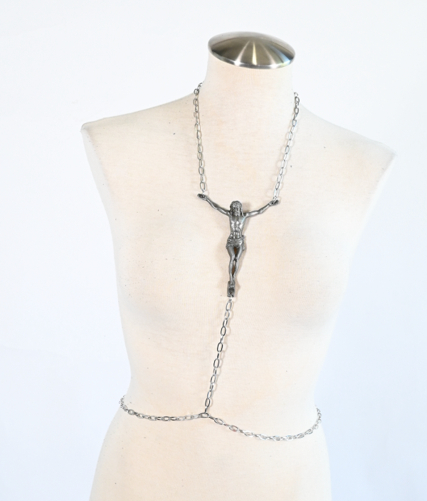 DAN 7:20 Body Chain Online now